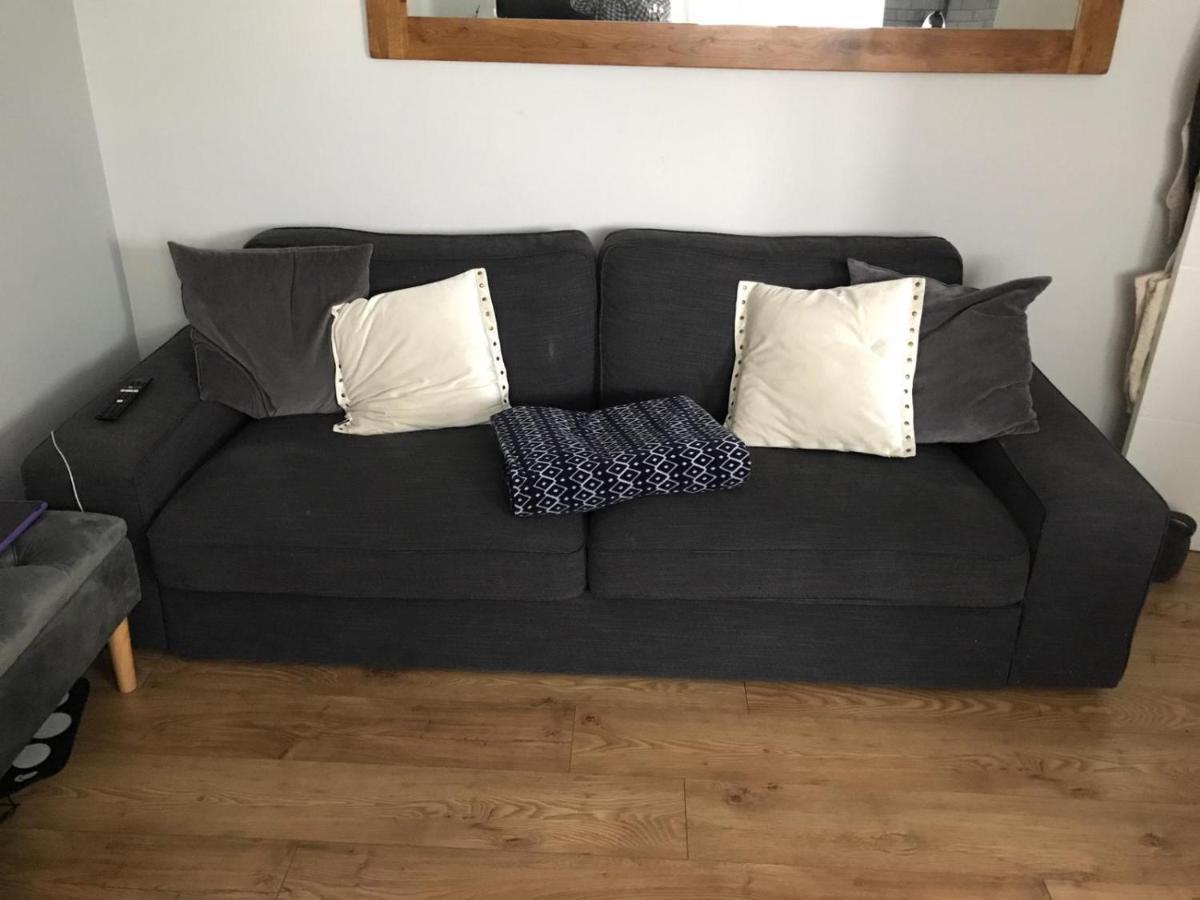 2 X Double Rooms In Cheam Экстерьер фото